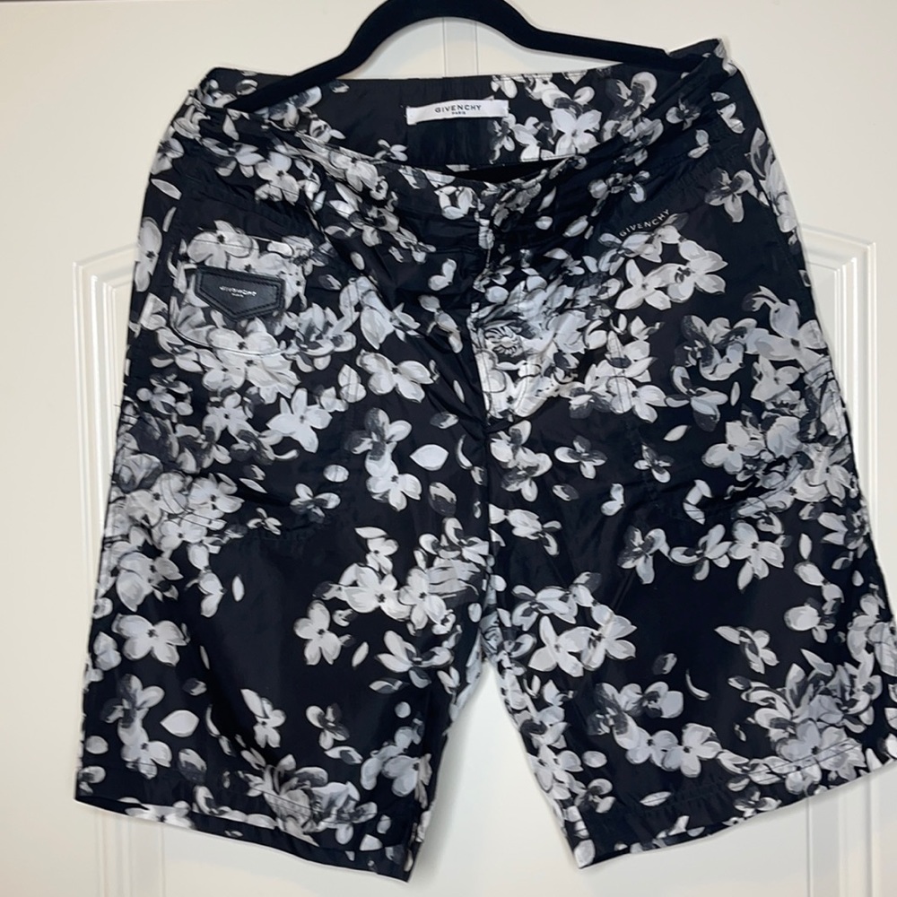 Givenchy Paris Bermuda shorts flower print.